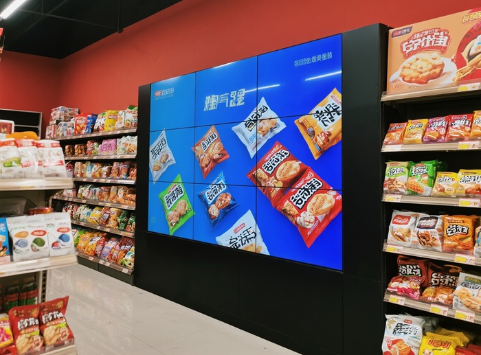 零食店高清液晶拼接屏.jpg